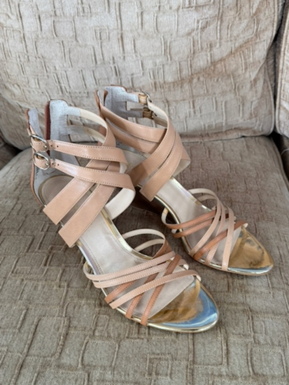 Enzo Angiolini Nude Strappy Wedge Sandal Heels Gold Toe Size 11